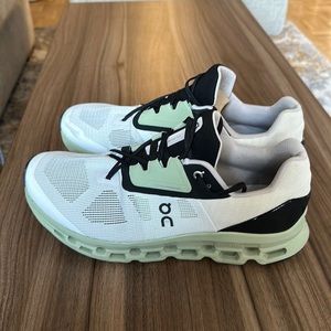 On Cloud Stratus Men’s Size 11.5 US